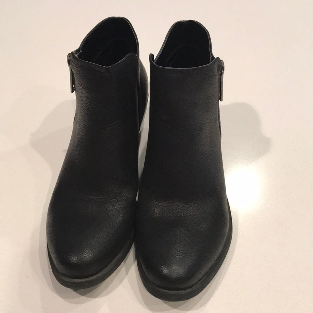 Madeline small heel ankle boots Size 8 1/2